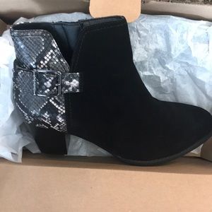 Vionic | Naomi Snake Ankle Boot Water Resistant NIB